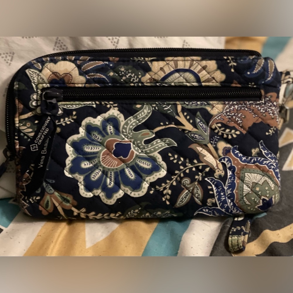 Vera bradley wristlet